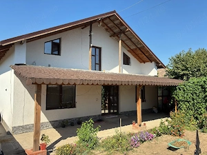 Vand casa in localitatea Hârșova,parter+mansarda  - imagine 2