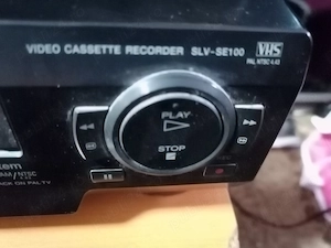 videorecorder   de  tip VHS  SONY