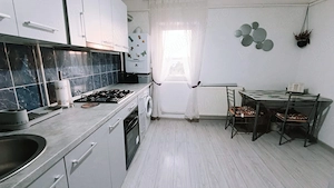 Apartament de vanzare 2 camere Ramnicu Sarat zona Toamnei - Piata centrala - imagine 2