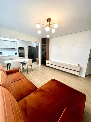 Apartament  lux 3 camere zona PALAS MOLL pentru sf PARASCHEVA - imagine 2