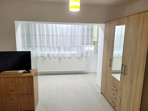 Vand apartament 2 camere decomandat - imagine 5