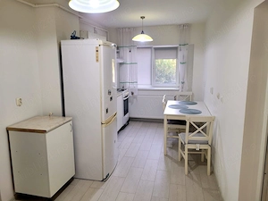 Vand apartament 2 camere decomandat - imagine 3