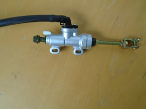 Pompa frana spate ATV, Dirt Bike, Go-Kart 110cc-250cc cu rezervor - NOUA - imagine 5