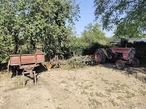Vând tractor V-445 agricol funcțional cu utilaje: Remorcă Basculabilă, Disc Suspendat, Freză și Plug - imagine 4