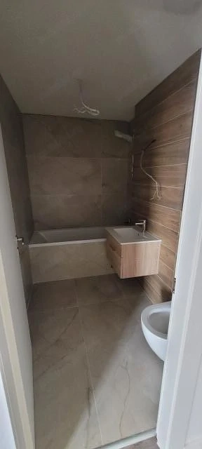 Apartament 3 camere, 78mp utili, zona Complex Baicului, 199.000euro - imagine 2