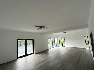 Se ofera spre vanzare spatiu pretabil: comercial mixt locuinta - imagine 3