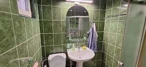 Închiriere casa la curte zona Alexandriei,2 cam ,centrala termica,1 bucatarie,1 baie,complet mobilat - imagine 5