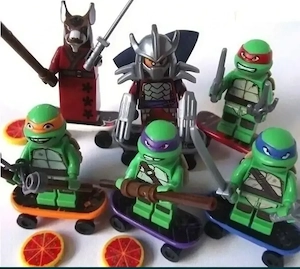 Figurine tip Lego, brelocuri