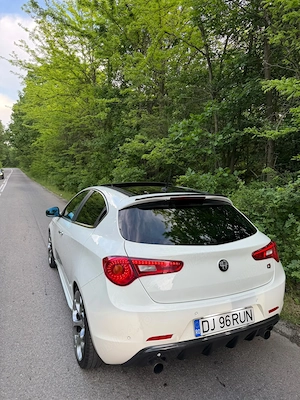 Alfa Romeo Giulietta Quadrifoglio - imagine 6