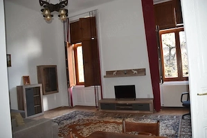 Inchiriez apartament 2 camere, et. 1, langa Medicina si Universitate - imagine 2