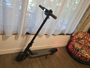 Trotineta Xiaomi Mi Electric Scooter Essential + roata de rezerva originala sigilata