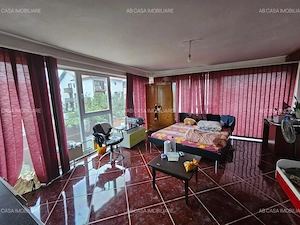 De vânzare 2 apartamente, la P + E, în casă cu 6 ap, P+E+M, 2000, zona Mircea cel Bătrân, comision 0