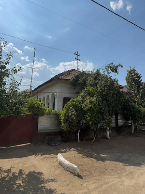 Casa 4 camere + teren 2.700 mp, la 15 minute de Craiova