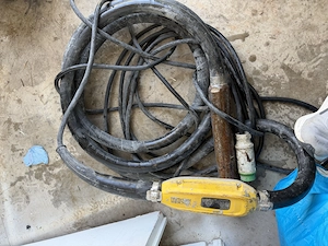 Vând vibrator wacker 