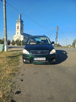 Vand Toyota Avensis Verso cu 7 locuri