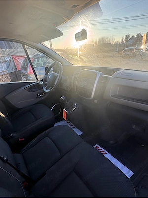renault trafic  - imagine 5