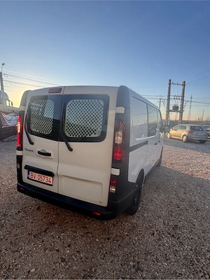renault trafic  - imagine 3