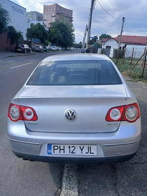 Vand Passat B6 2.0 TDI 2006 proprietar - imagine 3