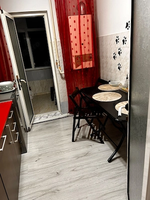 Închiriez apartament 2 camere  - imagine 2