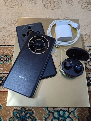 Vând sau schimb Honor Magic 6 Lite 5 G, 256gb 8+8ram
