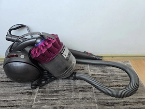 Aspirator Dyson DC33 c (functional, fara accesorii)