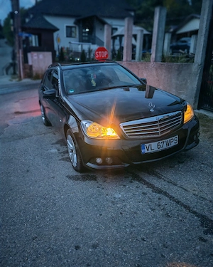 Mercedes-Benz E-Class   Full Black   Aspect impecabil   Se prezintă foarte bine - imagine 5