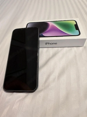 Vând IPhone 13, sănătatea bateriei este 61%, telefonul este în stare impecabilă.
