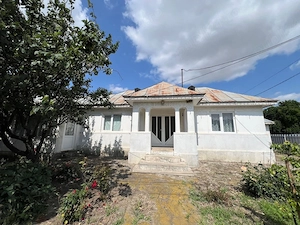 Vând casa sat mircesti comuna vanatori 