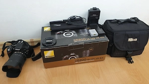 Camera DSLR Nikon D5200 obiectiv exceptional, 2 baterii, filtre efecte CA NOUA