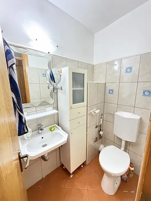 vand apartament 3 camere,70 m2,complet renovat si echipat,luminos si gata pentru mutat - imagine 3