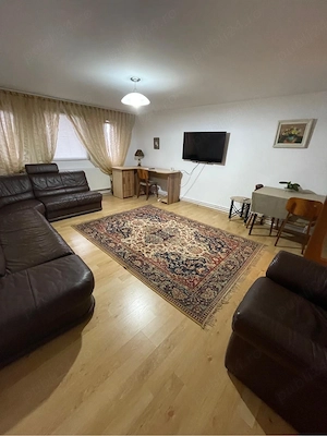 Închiriez apartament
