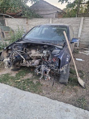dezmembrez vw golf 5 - imagine 2