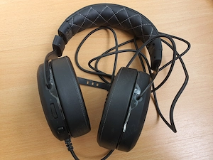 Casti gaming Corsair HS60 Pro Surround stare impecabila