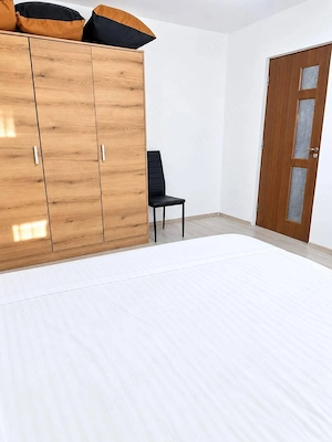 De vanzare - Apartament 3 camere decomandat - imagine 5