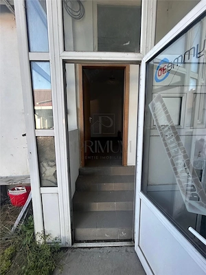 Spatiu comercial - zona linistita - aer conditionat  - 3 camere - 70 mp - imagine 3