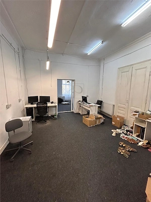 Spatiu comercial - zona linistita - aer conditionat  - 4 camere - 80 mp