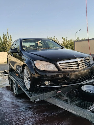 Se dezmembrează W204 - imagine 3