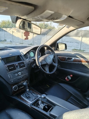 Se dezmembrează W204 - imagine 5