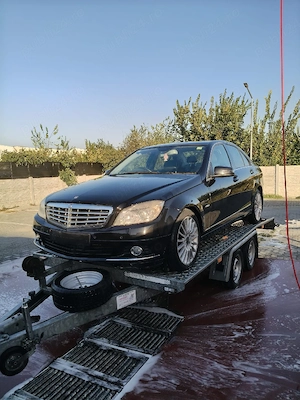 Se dezmembrează W204 - imagine 4