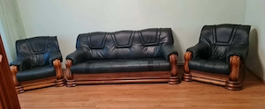 Vând canapea extensibilă și 2 fotolii, piele naturala în stare bună.  