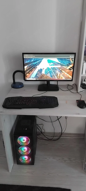 Vând calculator gaming
