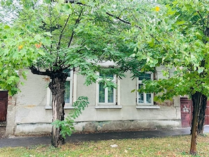 Casa interesanta  Fratelia !!!