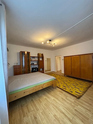 Apartament cu intrare separata, parter, curte si parcare - imagine 4