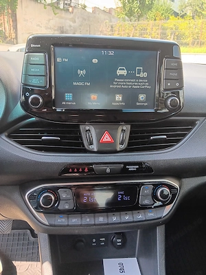 De vanzare Hyundai i30, an 2019, motor 1.368 cmc, benzina, cu 88.661 km - dotări generoase - imagine 6