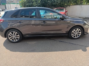 De vanzare Hyundai i30, an 2019, motor 1.368 cmc, benzina, cu 88.661 km - dotări generoase - imagine 7