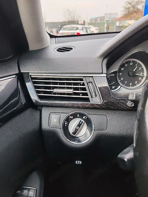 Mercedes E-200 CDI Avantgarde  - imagine 9