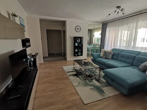 Apartament cu 3 camere, direct prorietar, complet utilat, cu un loc de parcare inclus. - imagine 2