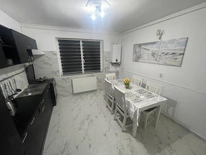 Apartament ( casa) 3 camere, 2 băi, 2 balcoane parcare inclusa - imagine 10