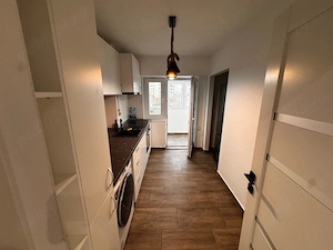 Apartament 3 camere decomandat, 94,1 mp cu balcoane, renovat integral   Central, Ploiești - imagine 3