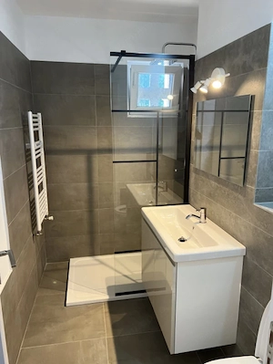 ap 2 camere et 2 doua balcoane str luptei cedonia-viteazu